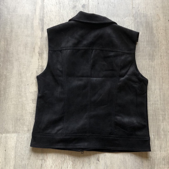 NWOT Faux Leather Black Asymmetrical Zip Up Moto Vest - Picture 5 of 7